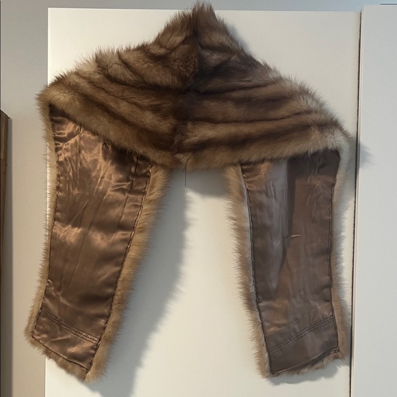 Plush Brown Fur Scarf with Satin Lining - Picture 4 of 4